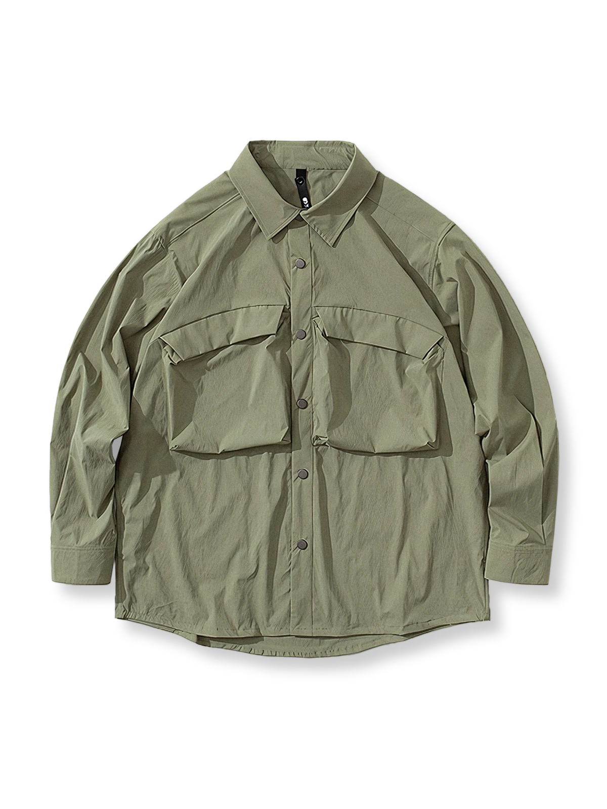 立体ポケット付きのミリタリーテイストワークシャツ