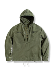 40年代アメリカ海軍デッキパーカーの全体と赤銅色ボタンのディテールを写した写真