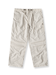 製品画像: 180gナイロン素材のダブルレイヤーパラトルーパーパンツ
詳細画像: 多ポケットとウエスト調整機能のディテール