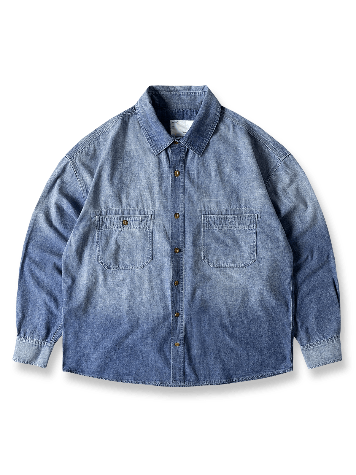 50日間ウォッシュ加工とルーズフィットが際立つ長袖シャツ