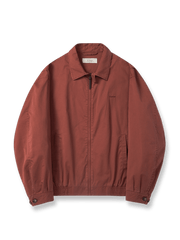 ヴィンテージテイストの襟デザインと比翼仕立てが特徴の6色展開コットンG9ハリントンジャケット