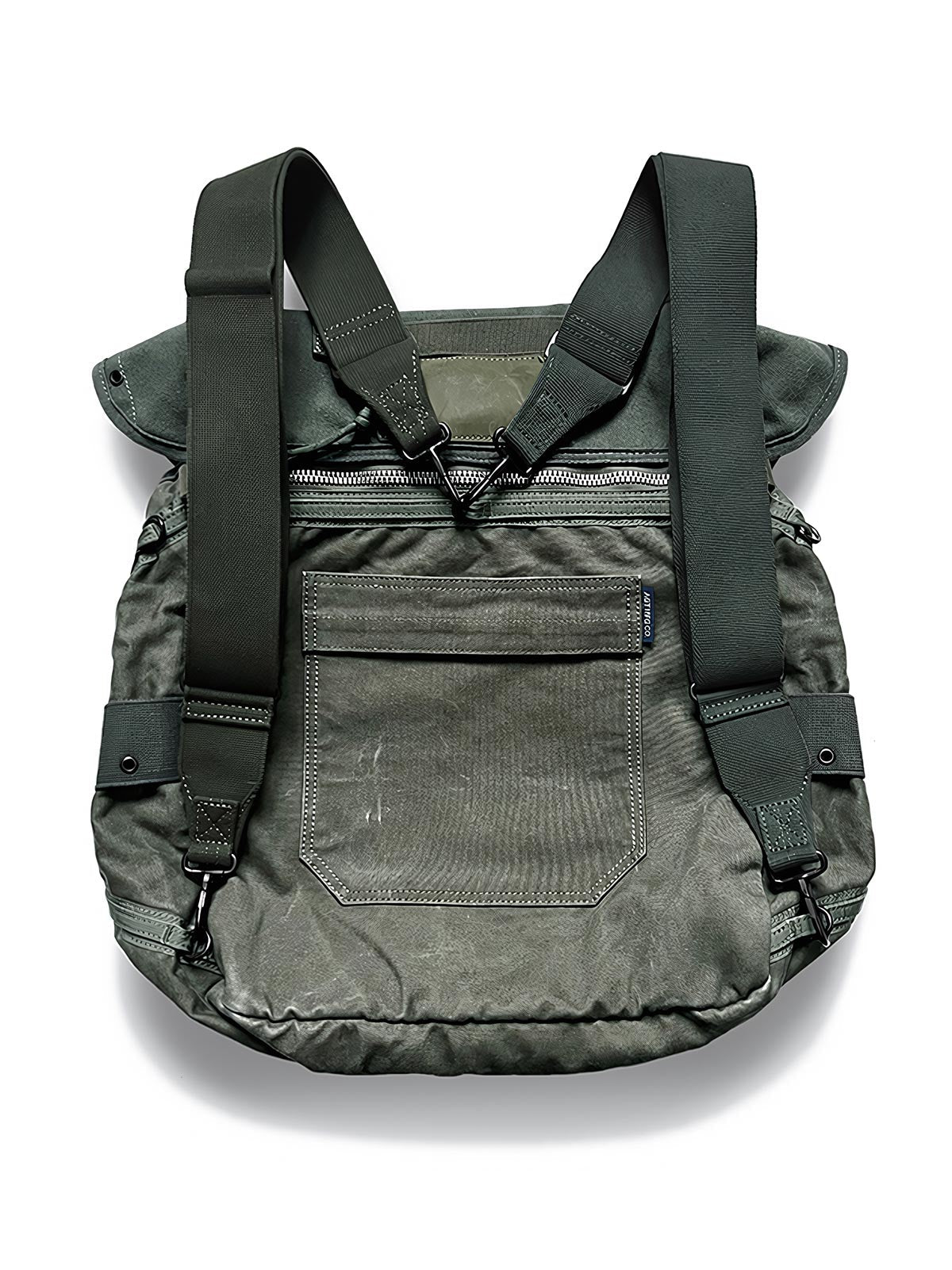 マットブラック防錆加工が施されたストラップのディテール