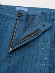 刺し子のディテールが特徴的なスラックス、職人が一針一針丁寧に刺繍した独特な風合い