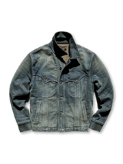 ハードウォッシュによるグレイッシュな色落ちが特徴のウエスタンデニムジャケット