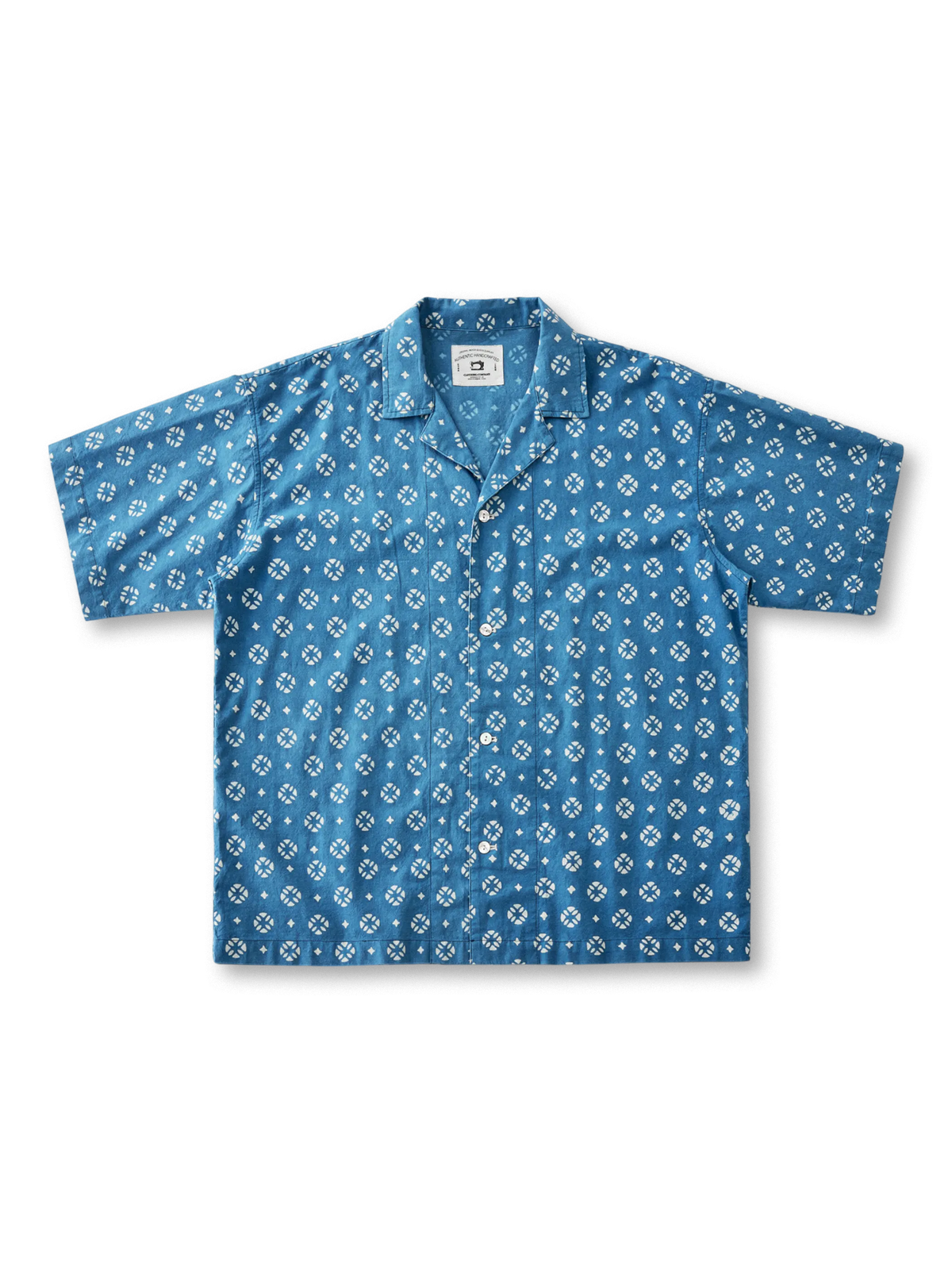 氷裂文様が特徴の藍染キューバシャツ正面全体