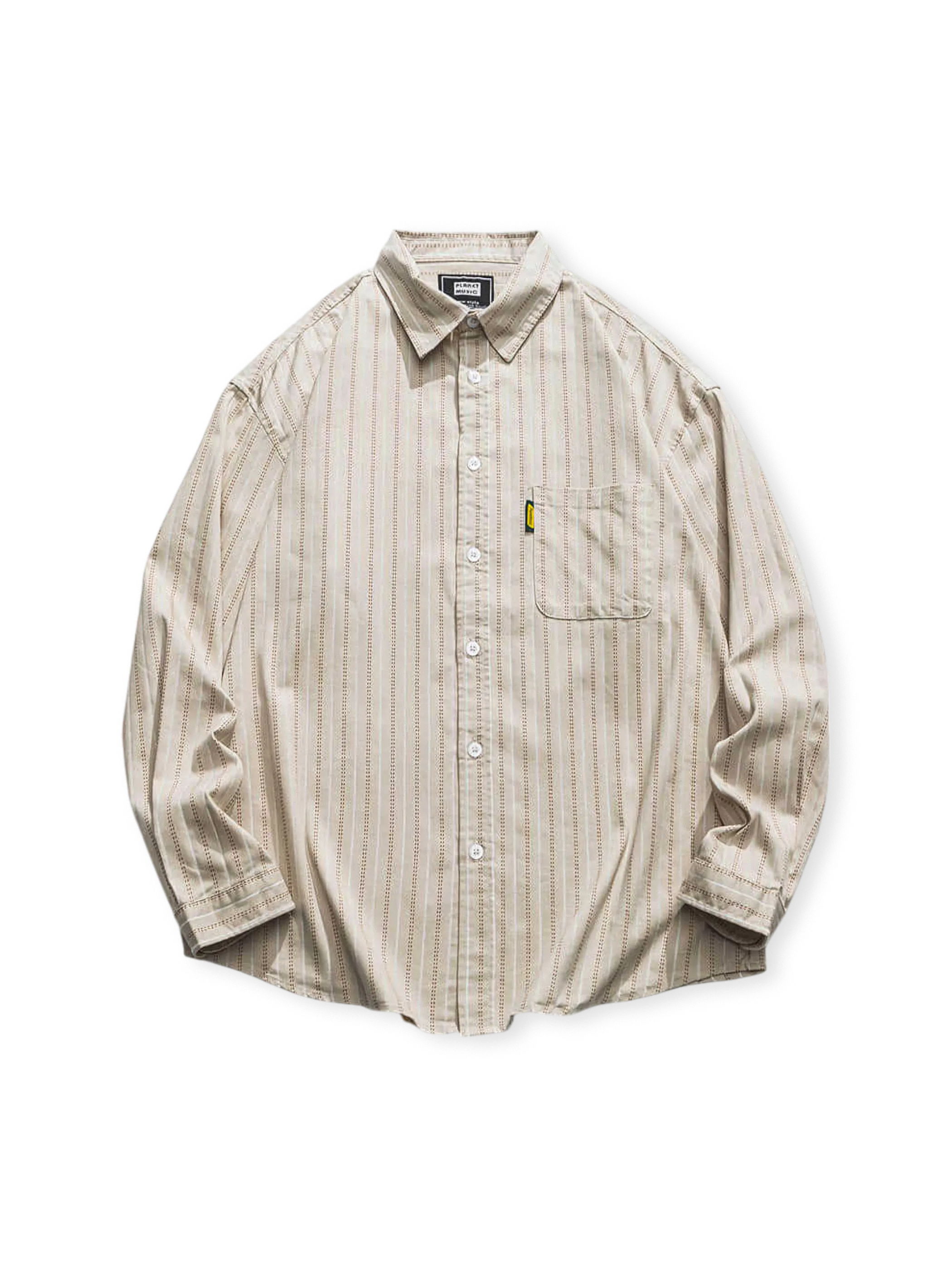 ストライプルーズシャツ、ボタンダウンネック＆チェストポケット付き。