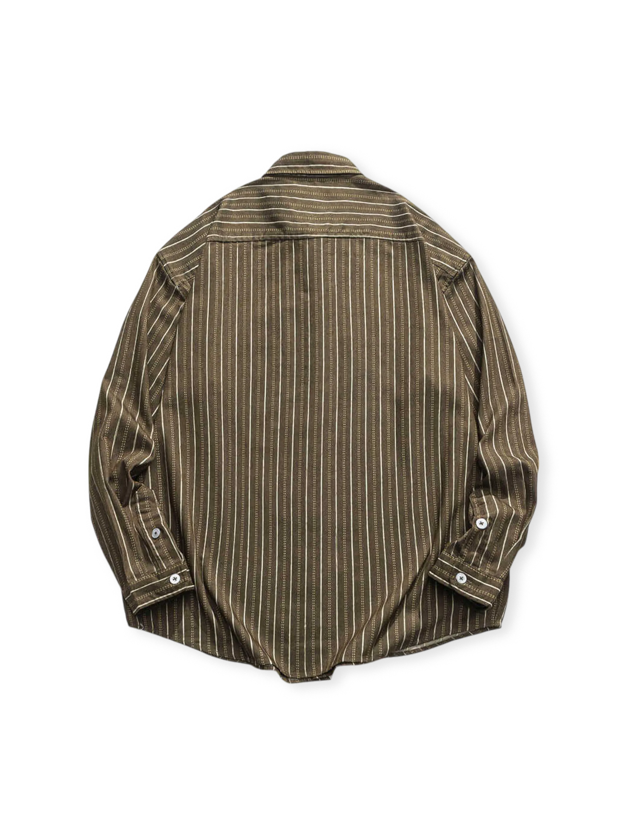 ストライプルーズシャツ、ボタンダウンネック＆チェストポケット付き。