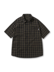  アースカラーのチェック柄ショートスリーブシャツ