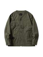 製品画像: ノーカラー マルチポケット ミリタリージャケットの正面全体イメージ
