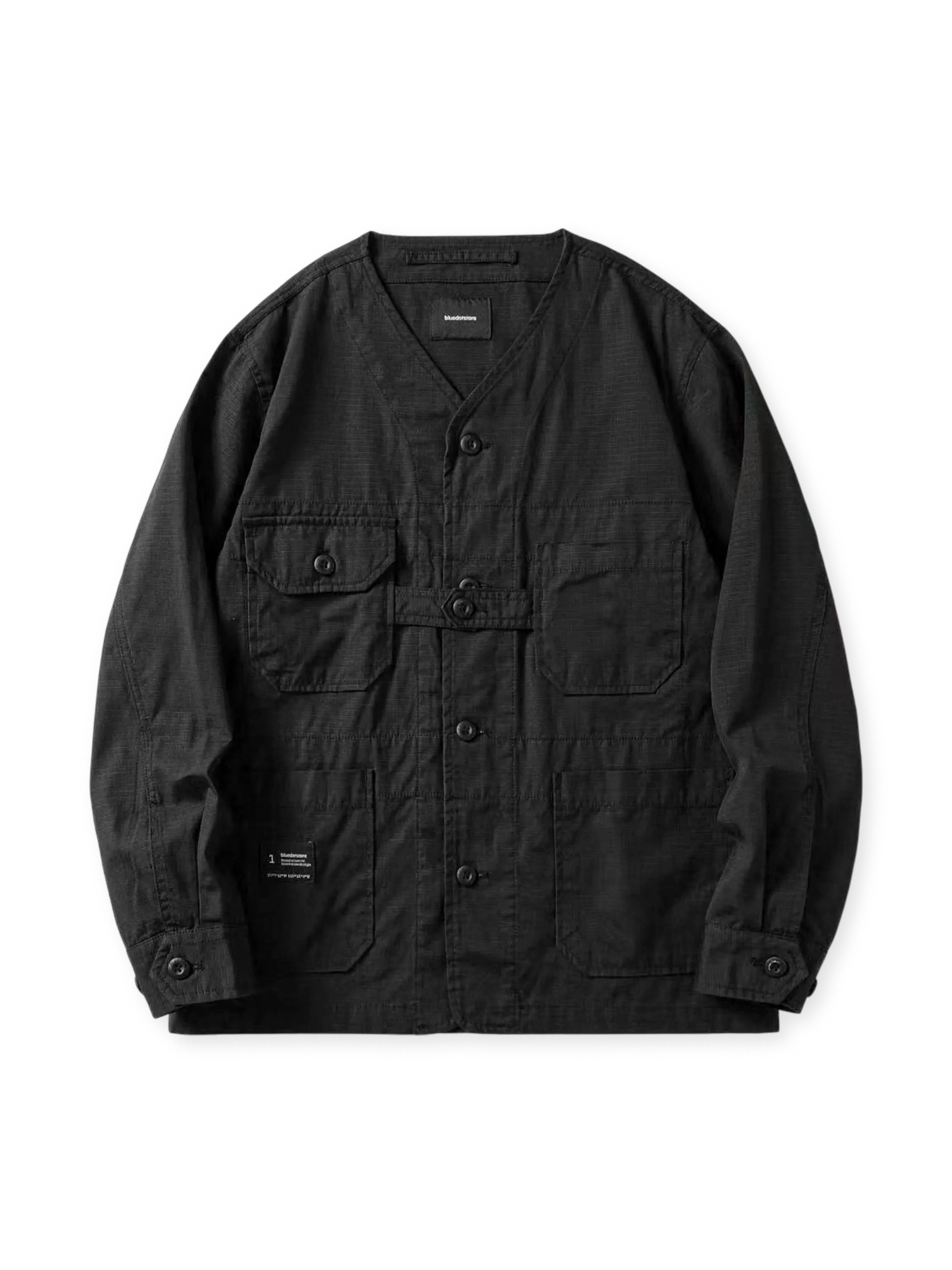 製品画像: ノーカラー マルチポケット ミリタリージャケットの正面全体イメージ
