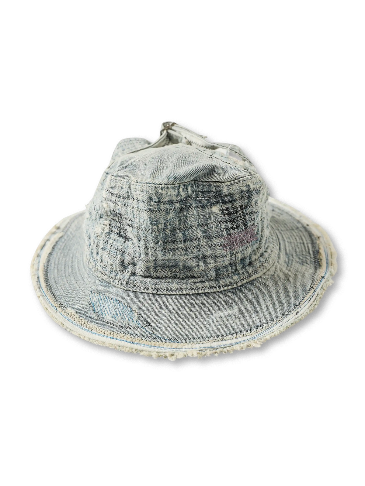 ウォッシュ＆クラッシュ加工が映えるデニムダメージフィッシャーマンハット