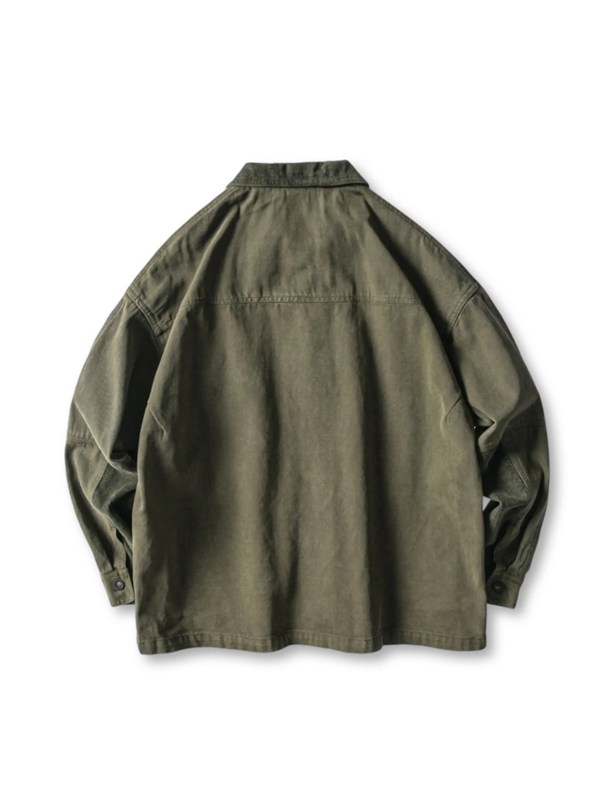 多数のポケットが配置されたワークジャケット