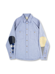 水滴型パッチワークが施されたオックスフォードシャツ全体像。肘部分のパネルが特徴的