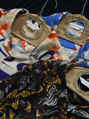 ブルー地に飛翔する仙鶴柄を大きくプリントしたオーバーサイズアロハシャツ。