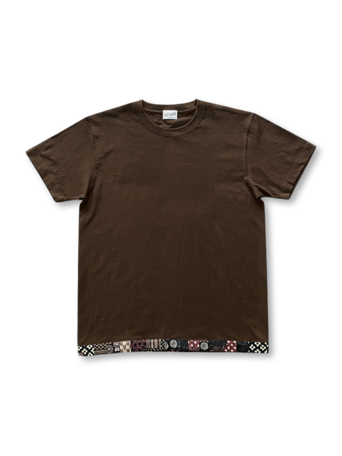 ブラウンヘムパッチTシャツ正面全体
