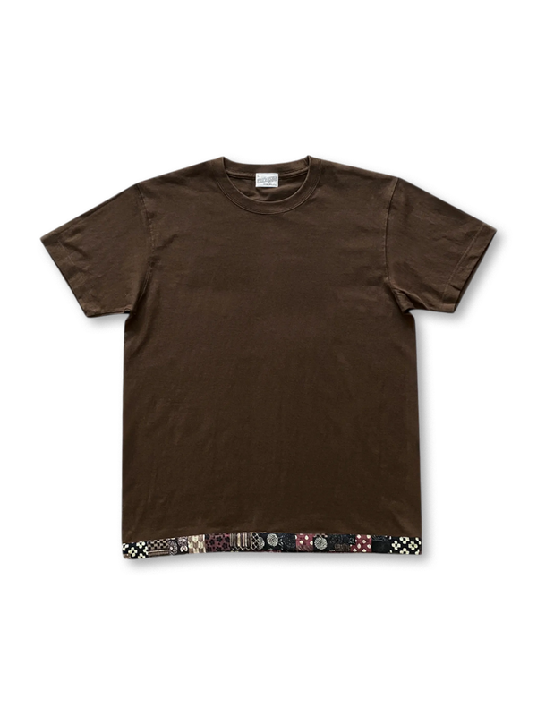 ブラウンヘムパッチTシャツ正面全体

