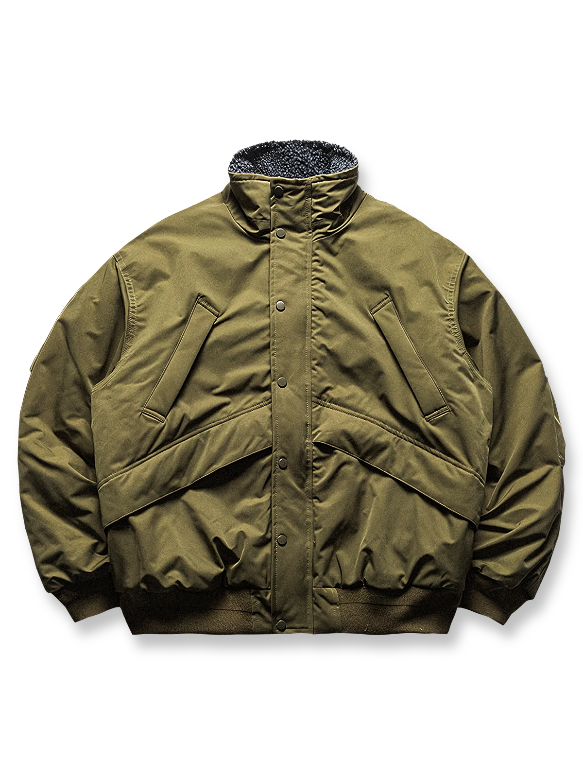 ラムファーの保温性とレトロなフライトスタイルが魅力の厚手ジャケット