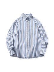 カラーブロックストライプのルーズシャツ、チェストポケット付き。