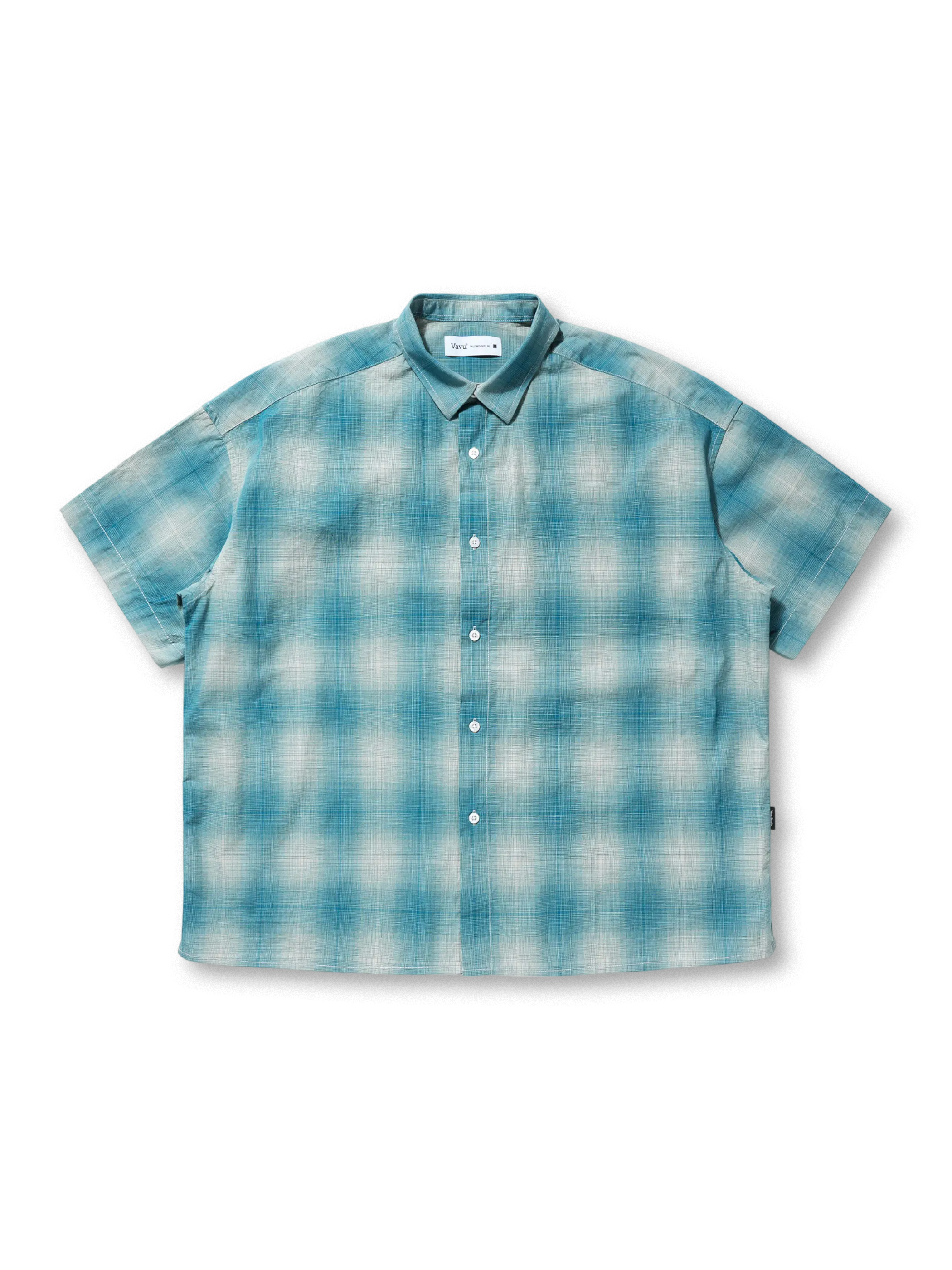 淡いピンクとグリーンのグラデーションチェック柄が特徴のワイドシルエット半袖シャツ
