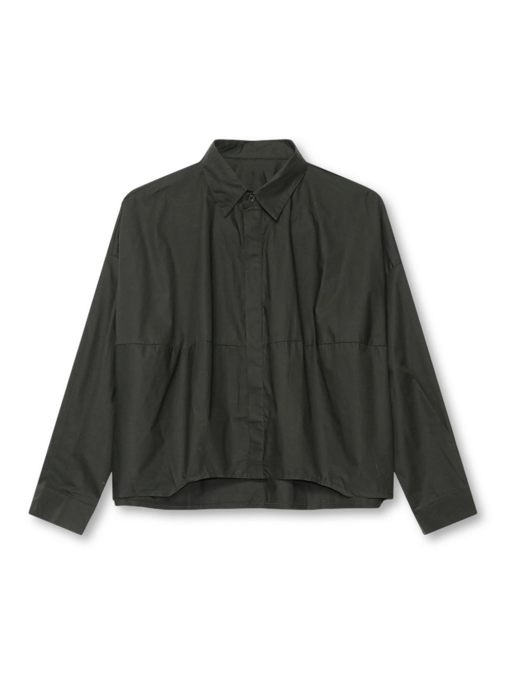  前後差イレギュラーヘムドロップショルダーシャツ全体像