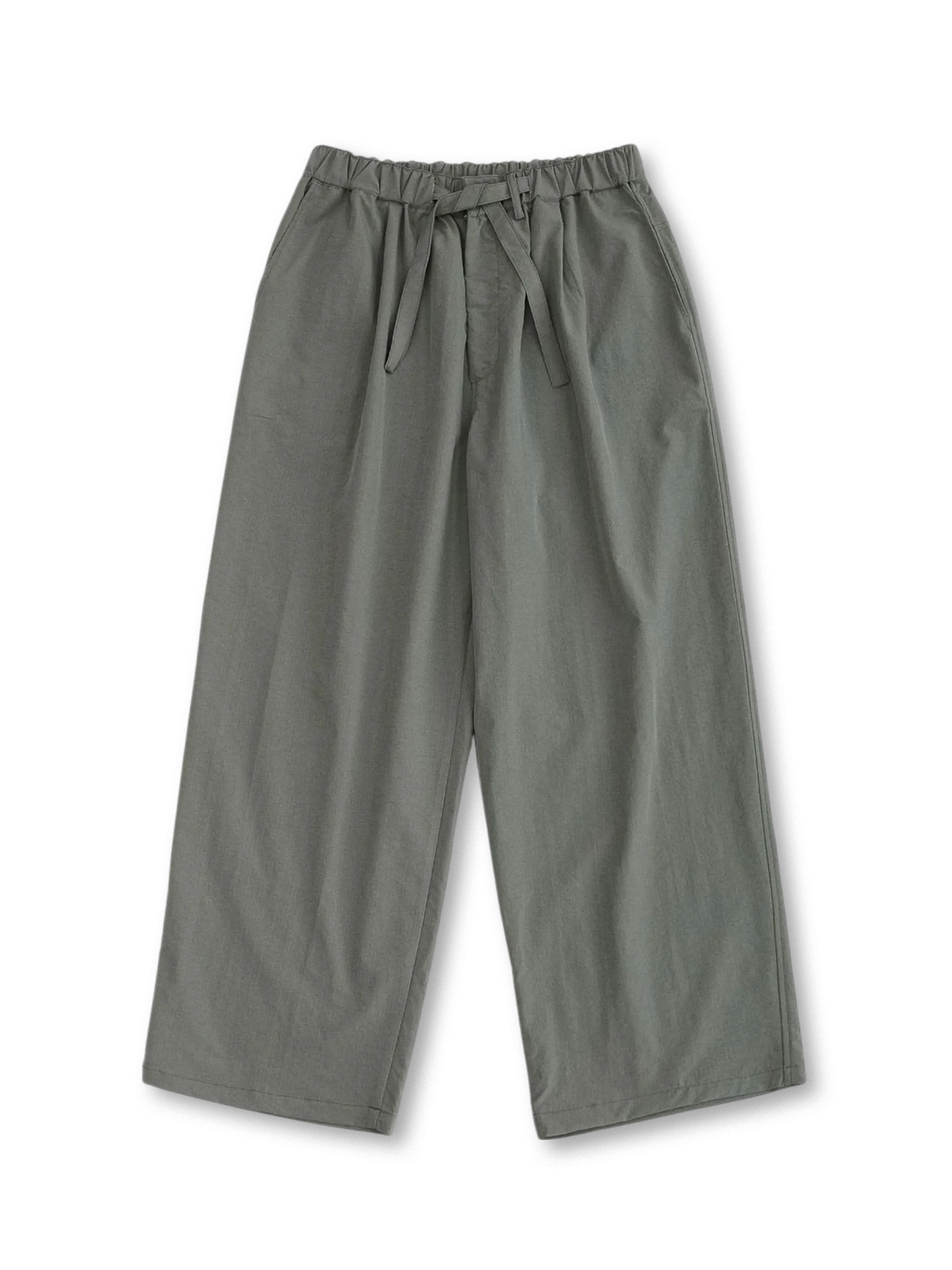 前面から見たアウトドアウォッシュドクイックドライパンツ