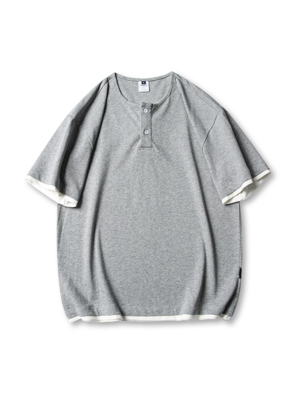 前面全体のヘンリーレイヤードショートスリーブTシャツ
