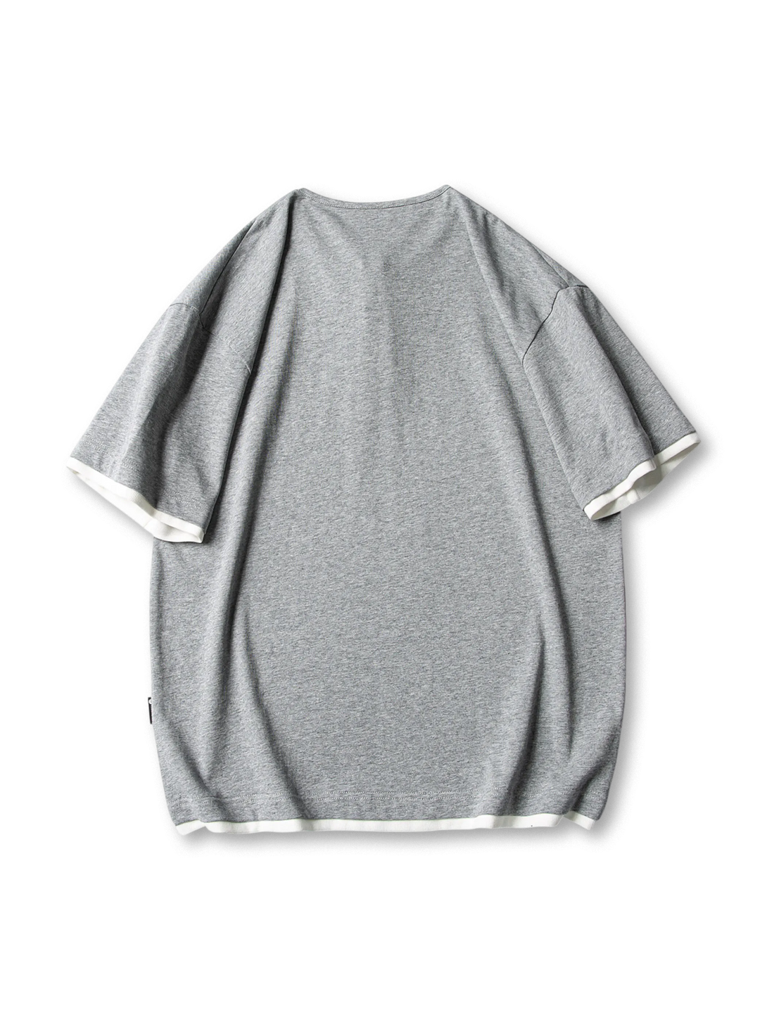 前面全体のヘンリーレイヤードショートスリーブTシャツ
