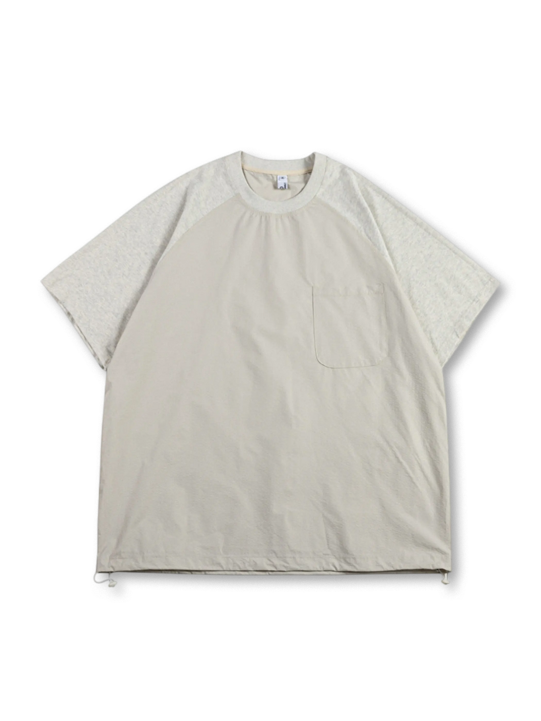 前面切り替えデザインと胸ポケットが映えるCityboyボクシーTシャツ
