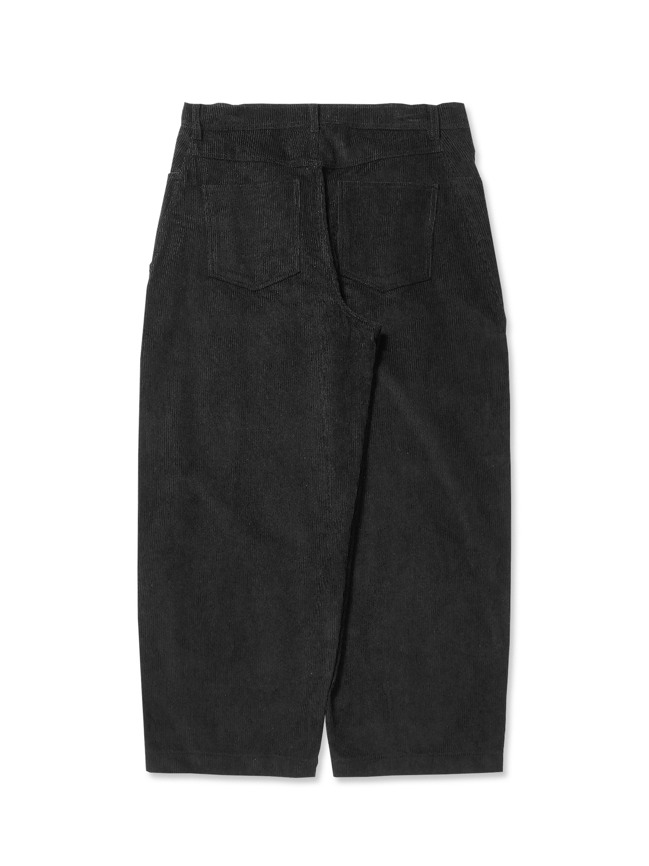 製品画像：アーチカットコーデュロイワイドパンツ全体展示