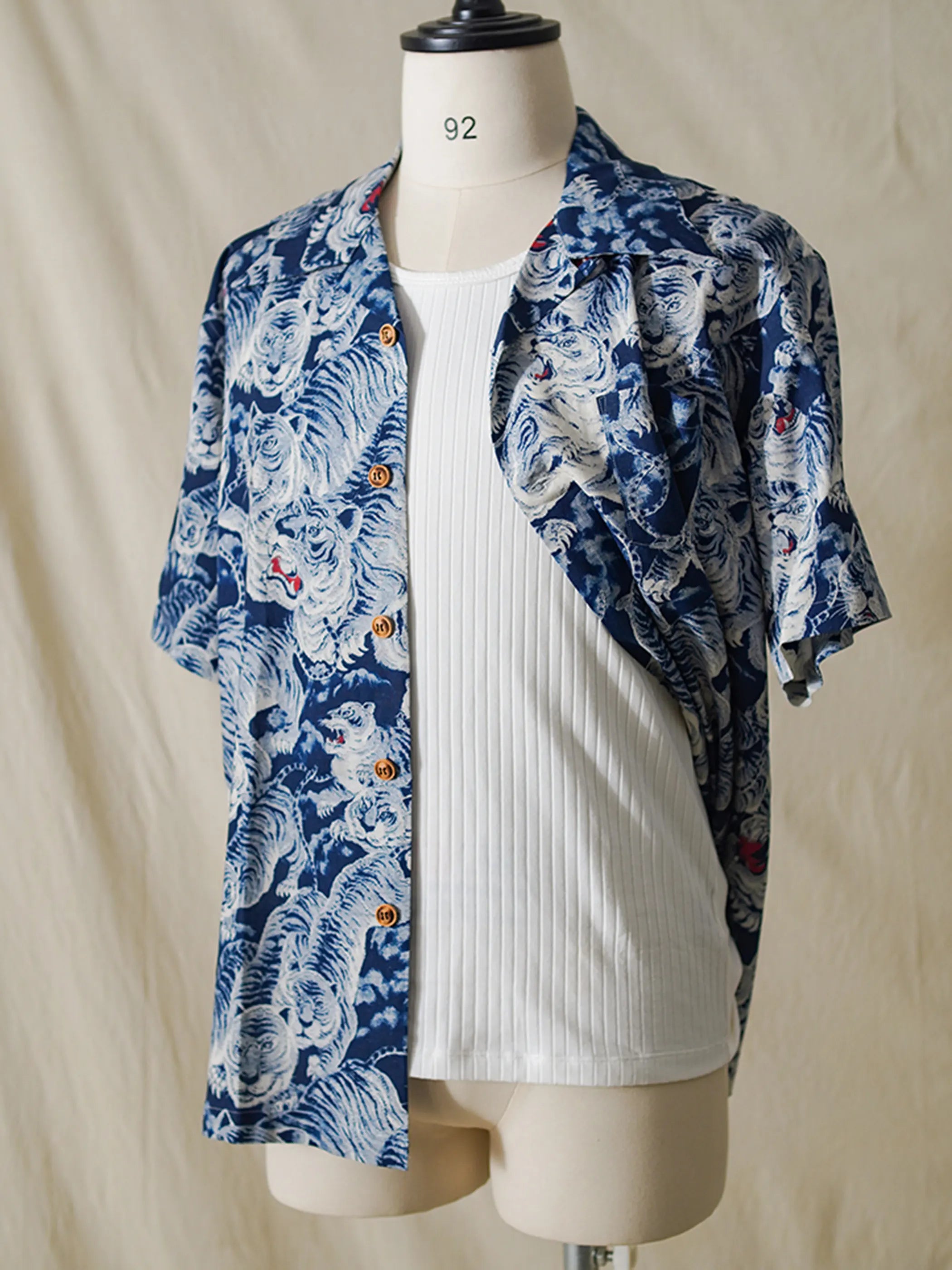 百虎柄 キューバカラー アロハシャツ