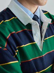 シャツ着用、全身コーディネート
