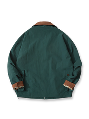 製品画像：
クラシックなイギリスのカントリースポーツスタイルを反映した多ポケットハンティングジャケット。防水素材とコーデュロイ襟で実用性抜群。

詳細画像：
チェック柄裏地と防水機能付き、多ポケットデザインのハンティングジャケット。レトロなイギリス風スタイル、アウトドアにも最適。