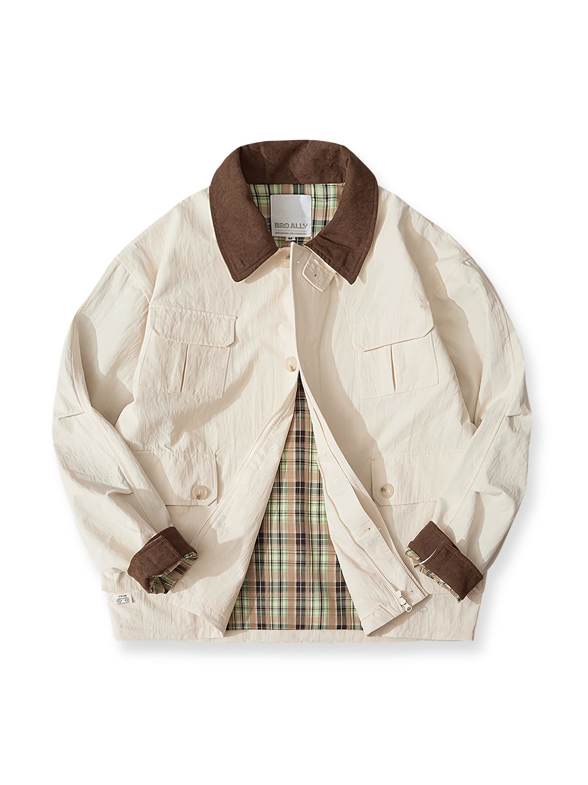 製品画像：
クラシックなイギリスのカントリースポーツスタイルを反映した多ポケットハンティングジャケット。防水素材とコーデュロイ襟で実用性抜群。

詳細画像：
チェック柄裏地と防水機能付き、多ポケットデザインのハンティングジャケット。レトロなイギリス風スタイル、アウトドアにも最適。