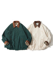 製品画像：
クラシックなイギリスのカントリースポーツスタイルを反映した多ポケットハンティングジャケット。防水素材とコーデュロイ襟で実用性抜群。

詳細画像：
チェック柄裏地と防水機能付き、多ポケットデザインのハンティングジャケット。レトロなイギリス風スタイル、アウトドアにも最適。