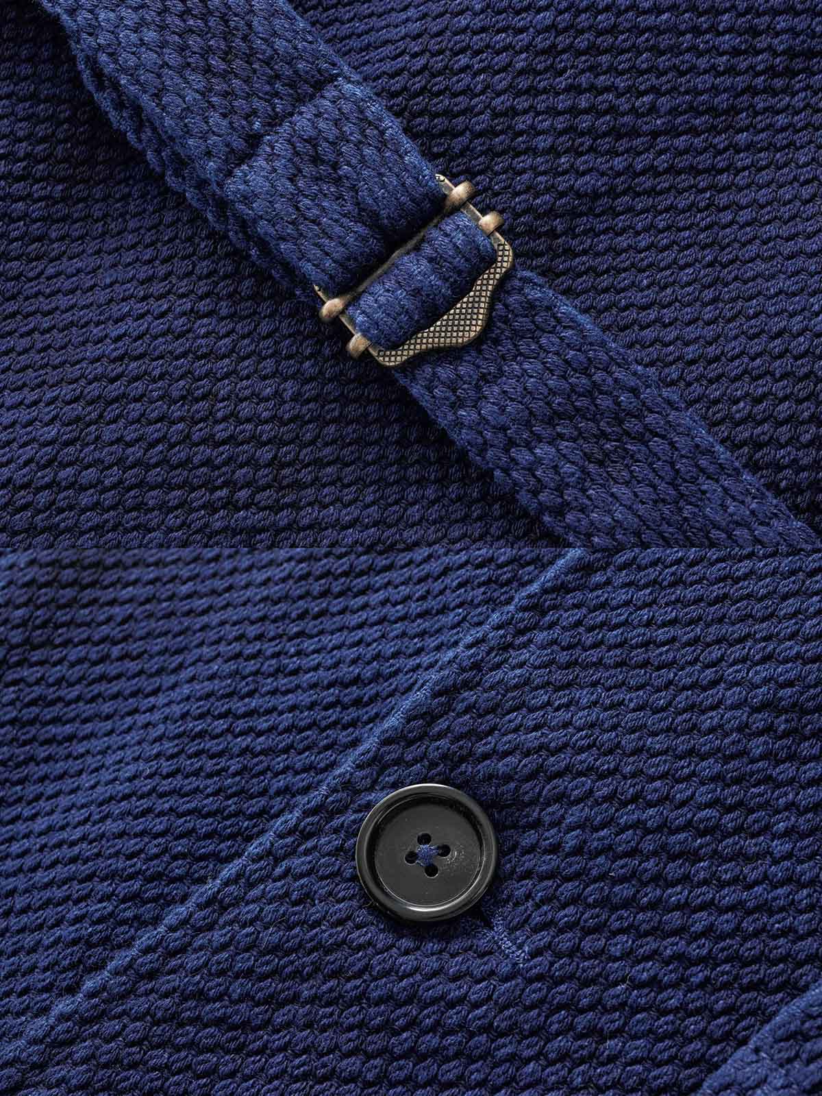 製品画像：
藍染刺子技法と現代的カットが融合した厚手ベスト。深みのあるクラシックなブルーと高品質な素材で作られ、秋冬シーズンにぴったり。

詳細画像：
600gの剣道着刺子生地を使用し、インディゴ染め技術で表現されたクラシックなブルー。実用性とレトロ感を兼ね備えた三つのポケットが便利なデザイン。
