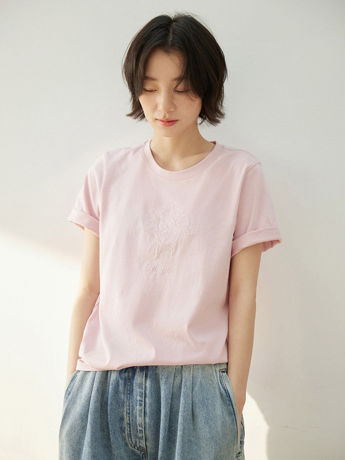 刺繍花柄ショートスリーブTシャツ