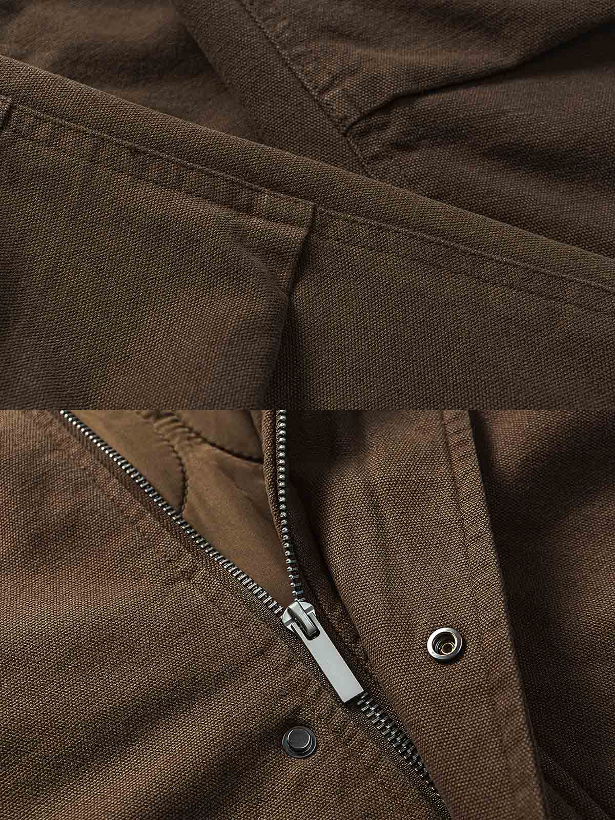 製品画像
"改良型 M51 スタンドカラー ワーク 中綿ジャケット、1950年代の米軍冬季制服を基にした現代的な改良型、ヴィンテージ感のある水洗い処理と自然な色あせ、加厚設計で防寒性と耐久性を強化"

詳細画像
"M51スタイルの改良型ワークジャケット、精緻な水洗い処理でヴィンテージ感のある外観、スタンドカラーで防寒性を高め、加厚設計とゆったりシルエットで快適な着心地を提供、大きなポケットとシンプルなボタンが特徴"