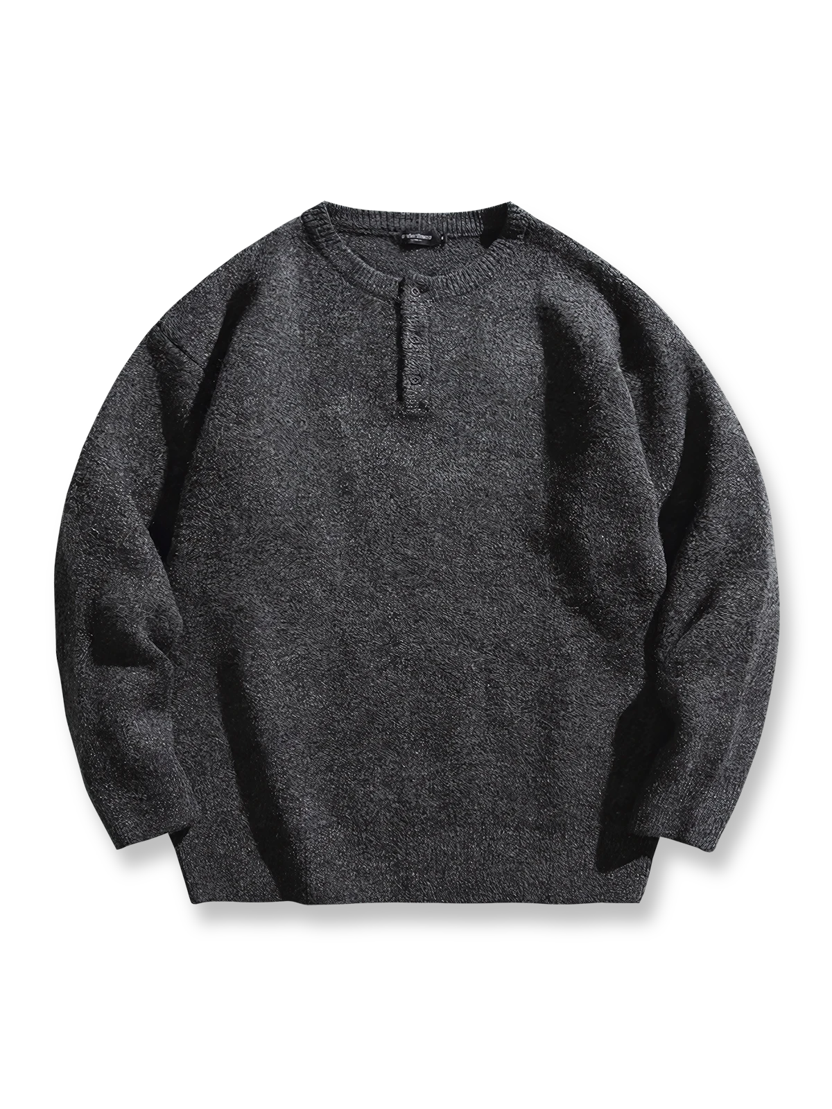 製品画像: 5色展開 ヘンリーネック ニットセーター。クラシックなヘンリーネックデザインと柔らかい混紡素材が特徴のセーターの正面全体展示図。

詳細画像: エレガントなヘンリーネックデザインと、シンプルながらデザイン性の高いボタンディテールのクローズアップ。