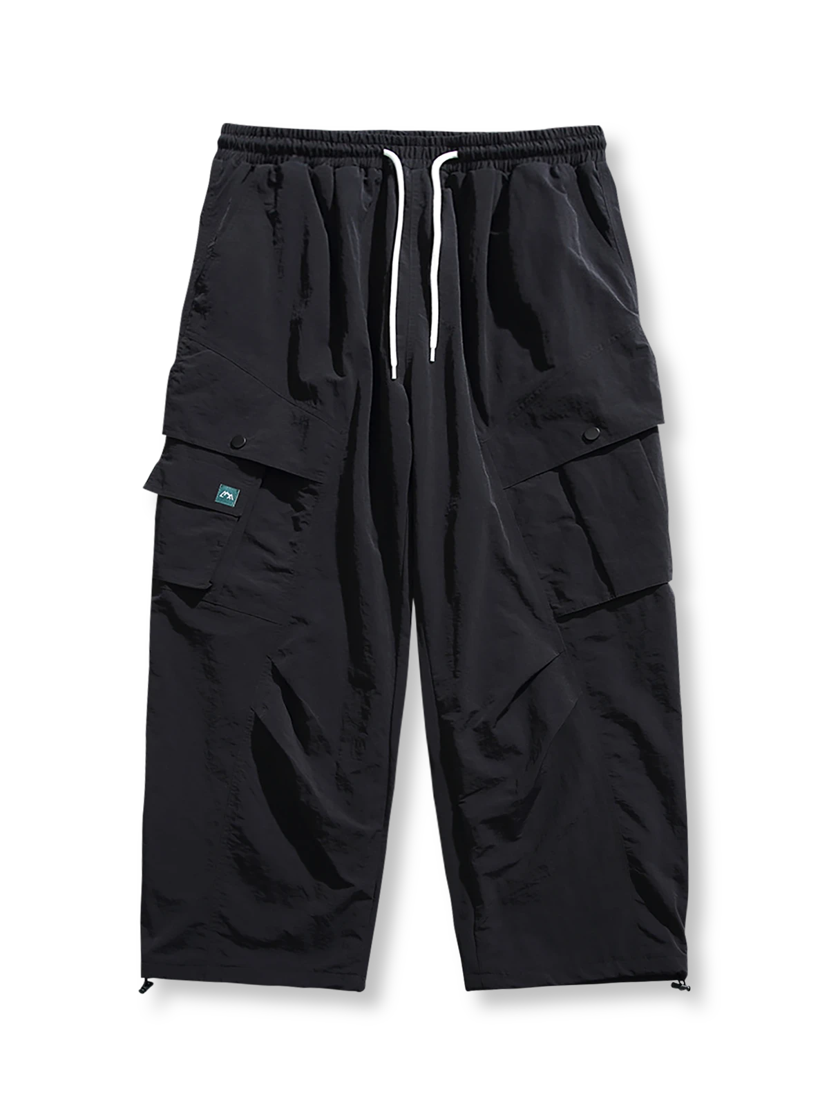 製品画像: 4色展開 アウトドア カーゴパンツ。100%ナイロン素材で耐久性と防風性を兼ね備えた、多機能パンツの全体展示図。

詳細画像: 裏起毛加工で保温性を高めた素材と、多ポケットディテールのクローズアップ。冬のアウトドア活動に便利な設計。