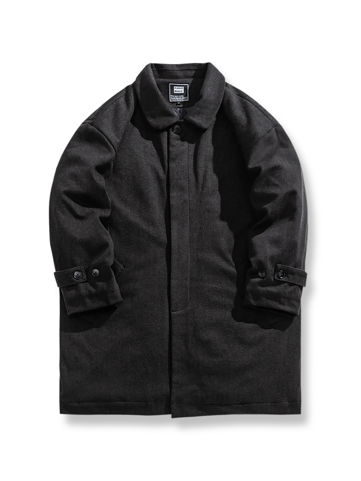 製品画像
「ブラックとコーヒーブラウンの2色展開ヘリンボーン柄中綿ロングコート全体像。クラシックなデザインと優れた保温性を備えた冬の必須アイテム」

詳細画像
「ヘリンボーン柄ロングコートのキルティング加工された内側とクラシックなボタンディテールのクローズアップ」