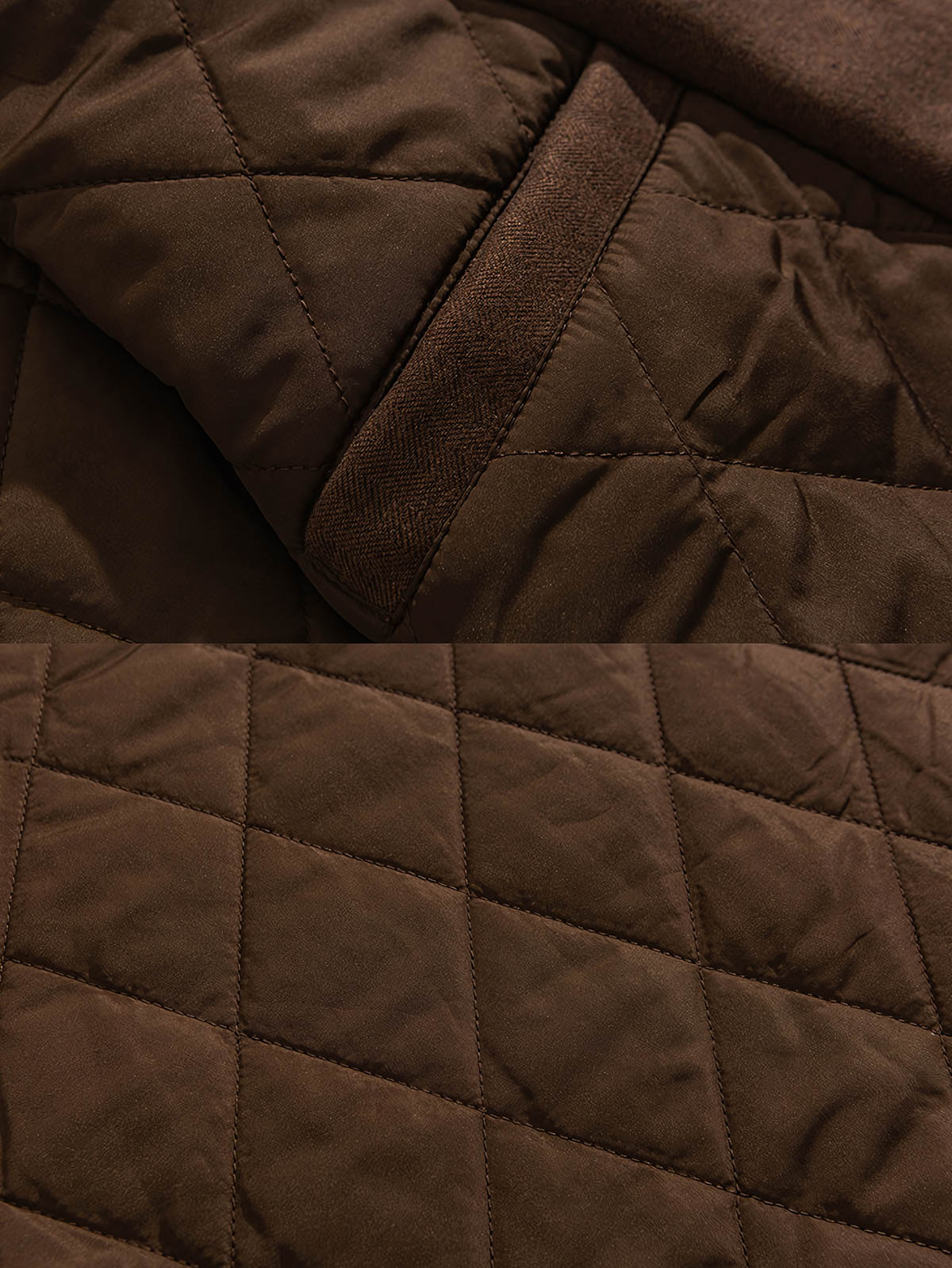 製品画像
「ブラックとコーヒーブラウンの2色展開ヘリンボーン柄中綿ロングコート全体像。クラシックなデザインと優れた保温性を備えた冬の必須アイテム」

詳細画像
「ヘリンボーン柄ロングコートのキルティング加工された内側とクラシックなボタンディテールのクローズアップ」