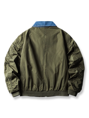 製品画像：
フライトジャケットとデニムの要素を融合したパッチワークデザイン。クラシックなフライトジャケットのカッティングに、デニム素材のラペルと前立てを組み合わせ、個性的で鮮明なレイヤード感を演出。耐久性のある素材で仕立てられ、秋冬シーズンに適した防風性を持つ多用途ジャケット。

詳細画像：
デニムとフライトジャケットを融合させたユニークなパッチワークデザイン。伸縮性のある袖口と裾で快適な着心地を提供し、機能的なポケットが実用性を兼ね備える。耐久性のある表地で、風を防ぎつつ、秋冬の季節に最適。
