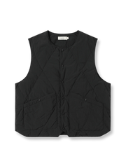 製品画像: 撥水加工ダイヤキルティングダウンベスト全体展示 - 防水機能があり、90%ホワイトダックダウンを使用した高品質ダウンベスト。

詳細画像: ダイヤキルティングデザインと撥水加工素材のディテール展示 - 冬のアウターに最適なスタイリッシュなデザイン。