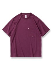 ベージュのスタッズポケット付き無地半袖Tシャツの正面展示