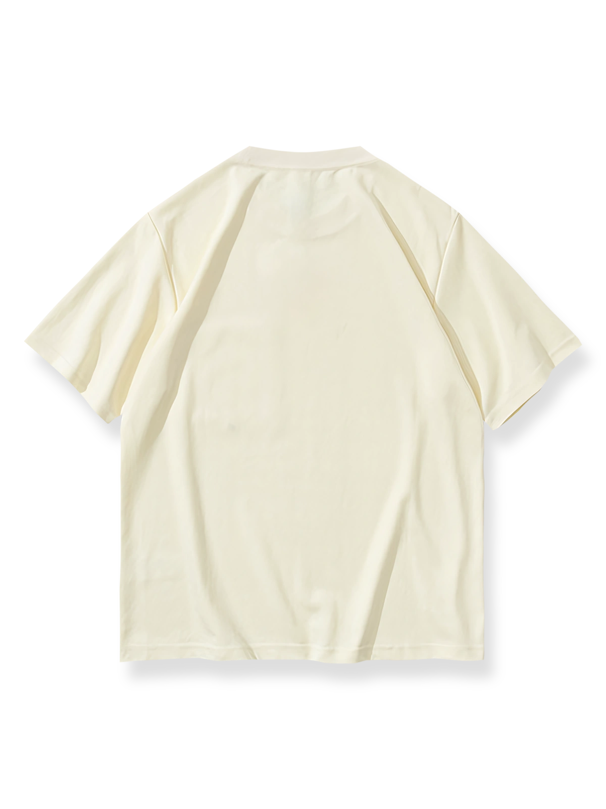 ベージュのスタッズポケット付き無地半袖Tシャツの正面展示