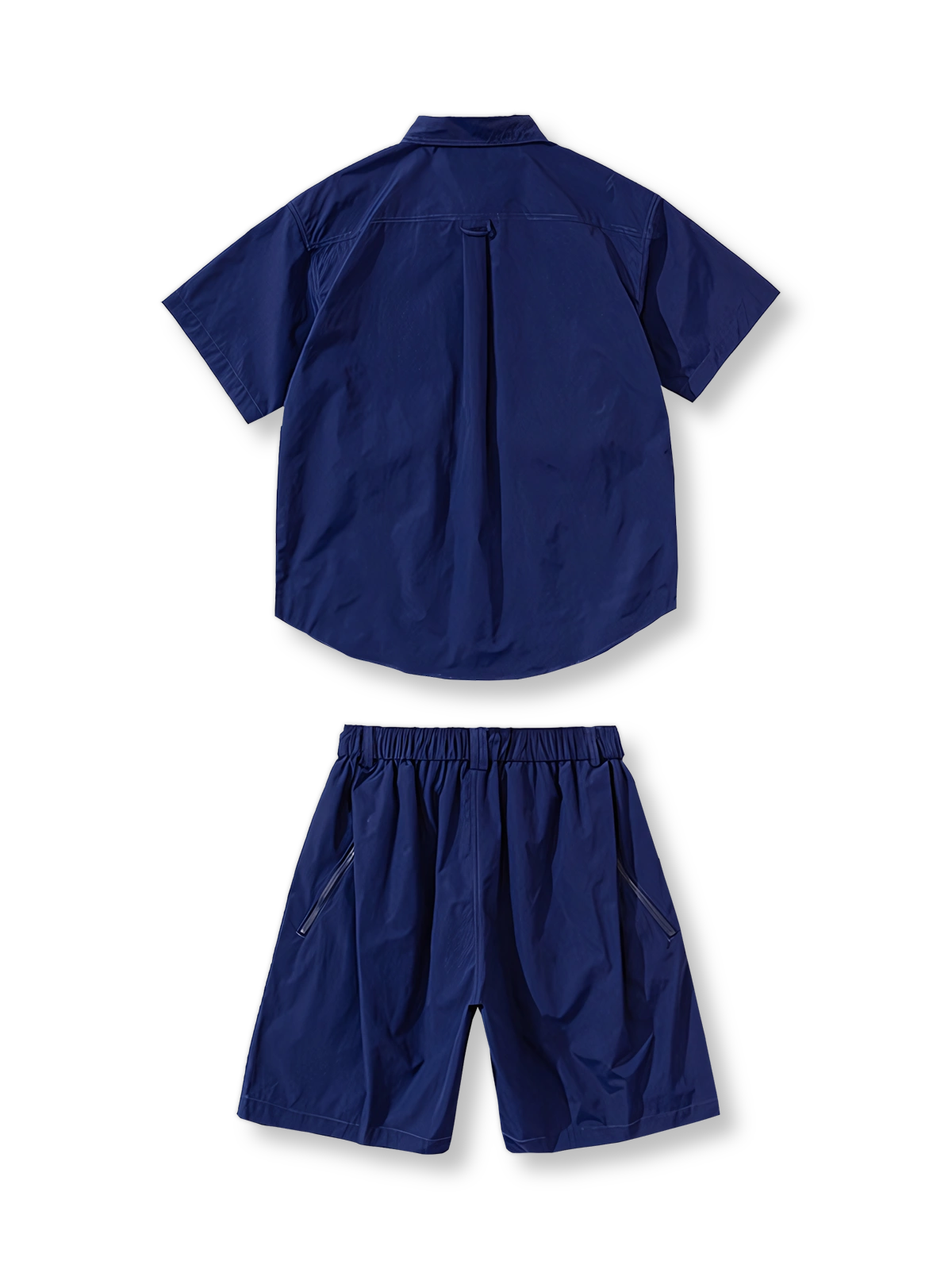 ブルーのワークスタイル機能的半袖ショーツセットの正面展示