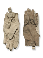 製品画像: 高品質スエードレザー製のベアクロウライディンググローブ全体画像
詳細画像: 手の甲と手のひらに施された補強縫製デザインのクローズアップ