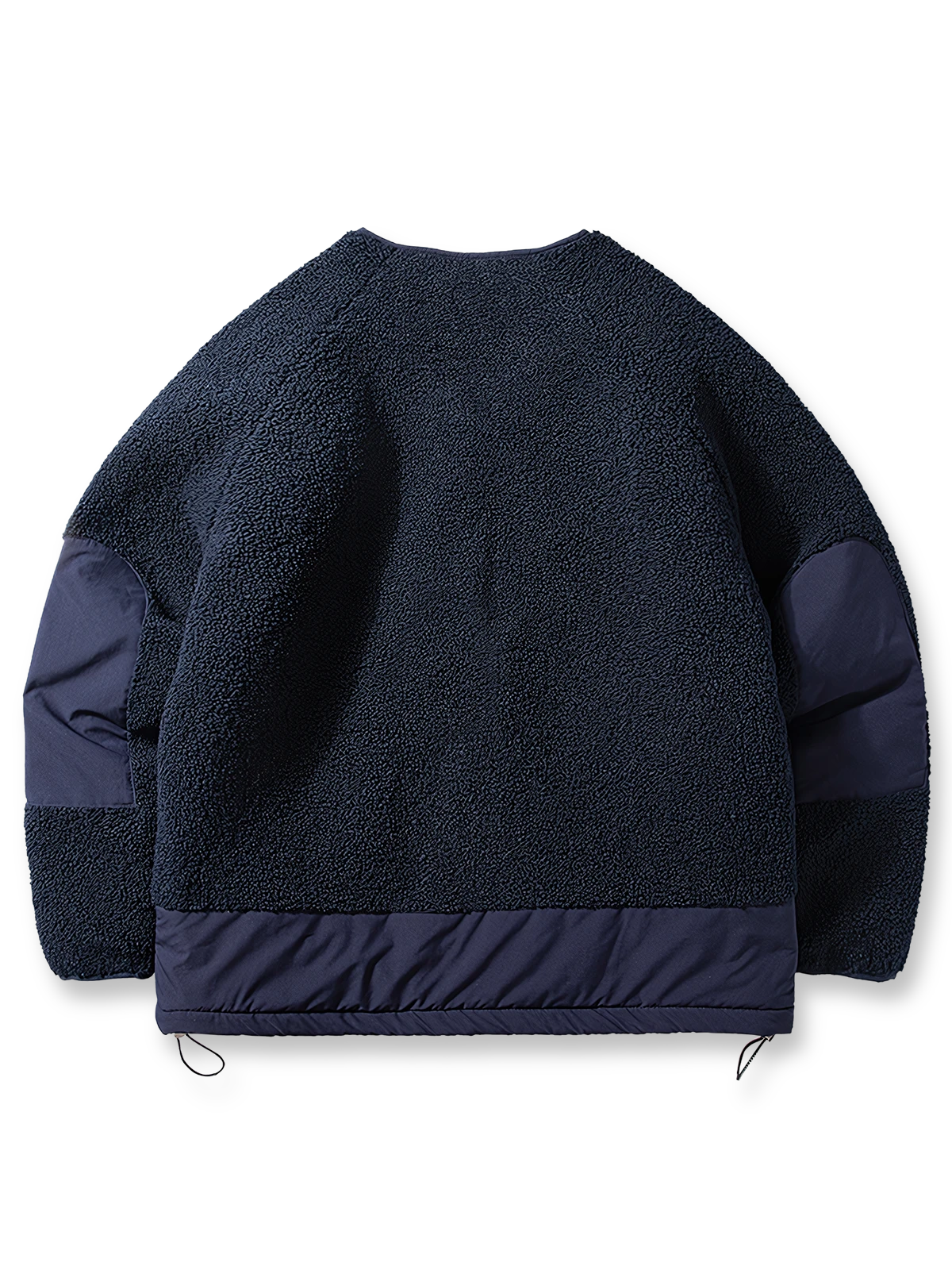 製品画像
「フェイクシープスキン素材とダイヤ柄キルティング裏地のパッチワークデザイン、ノーカラージャケットで洗練されたトレンド感を演出」

詳細画像
「柔らかく繊細なフェイクシープスキン素材、均一な中綿配置で型崩れしにくいダイヤ柄キルティング裏地、機能的なポケットと袖のパッチ刺繍デザイン」