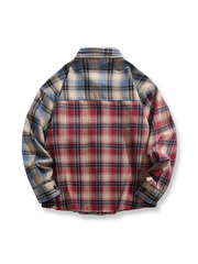 製品画像:
「バイカラー パッチワーク チェック柄 長袖シャツ全体の展示図。異なる配色のチェック柄を組み合わせたヴィンテージ感あふれるデザインで、バイカラーパッチワークと独特なカッティングが際立つ一着。高品質コットン素材で、快適な着心地を提供します。」

詳細画像:
「胸元のフラップポケットとバイカラーパッチワークチェック柄のディテール特写。視覚的なコントラストを強調し、ポケットデザインとテクスチャーがシャツ全体の立体感を引き立てます。」