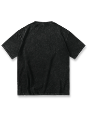 製品画像:
「ウォッシュ加工 パッチワーク 半袖Tシャツの正面展示。ヴィンテージ加工と遊び心あふれるパッチワークデザインが特徴のTシャツ。」

詳細画像:
「パッチワークデザインとウォッシュ加工のディテール特写。視覚的なアクセントとして、ユニークなディテールが際立っています。」